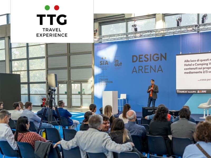 Conferenza TTG Travel Experience nella Design Arena con presentazione su strategie di contenuti per hotel.